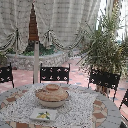 Bed and breakfast Angelide 4*